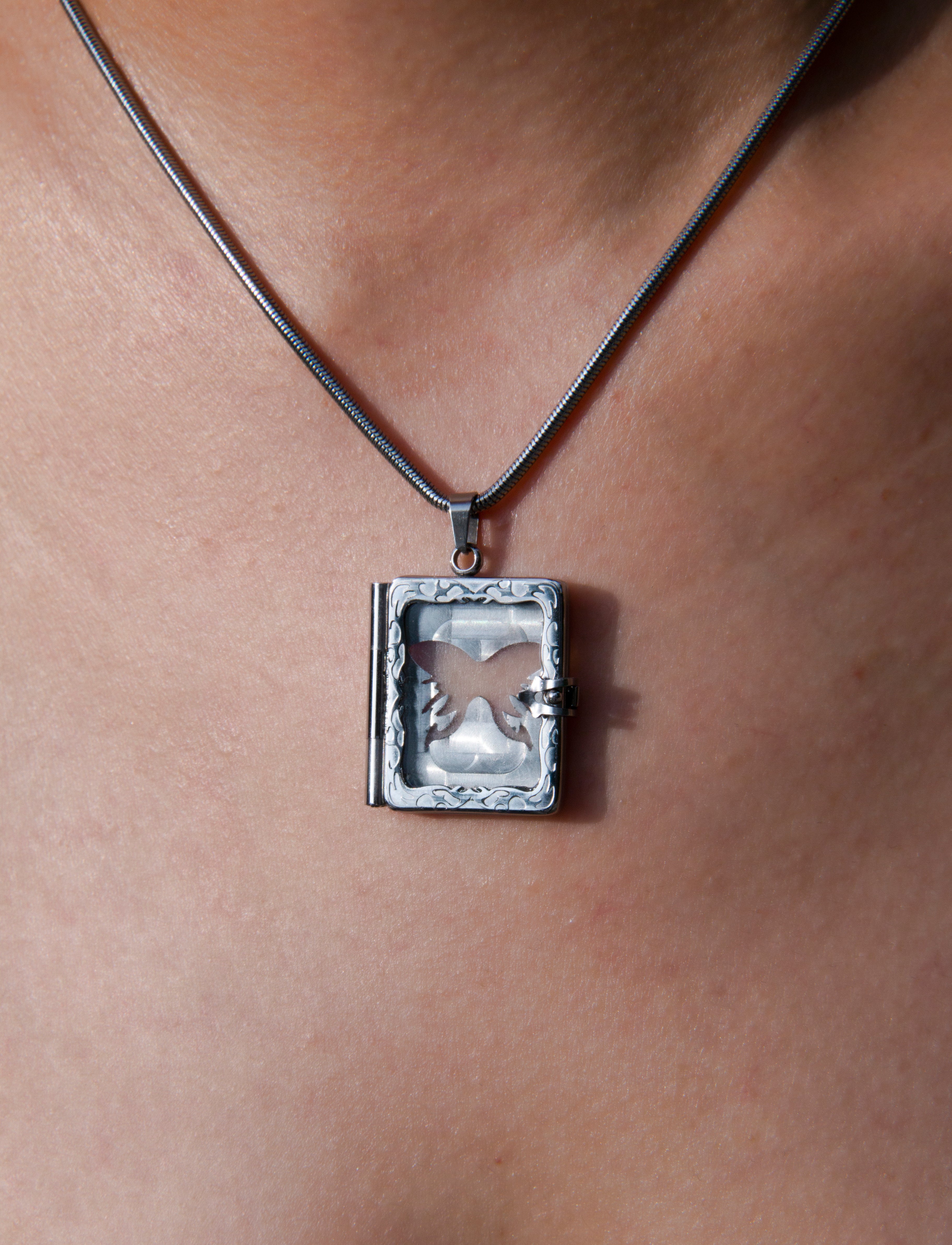 Fervooor Acid-Style Photo Box necklace