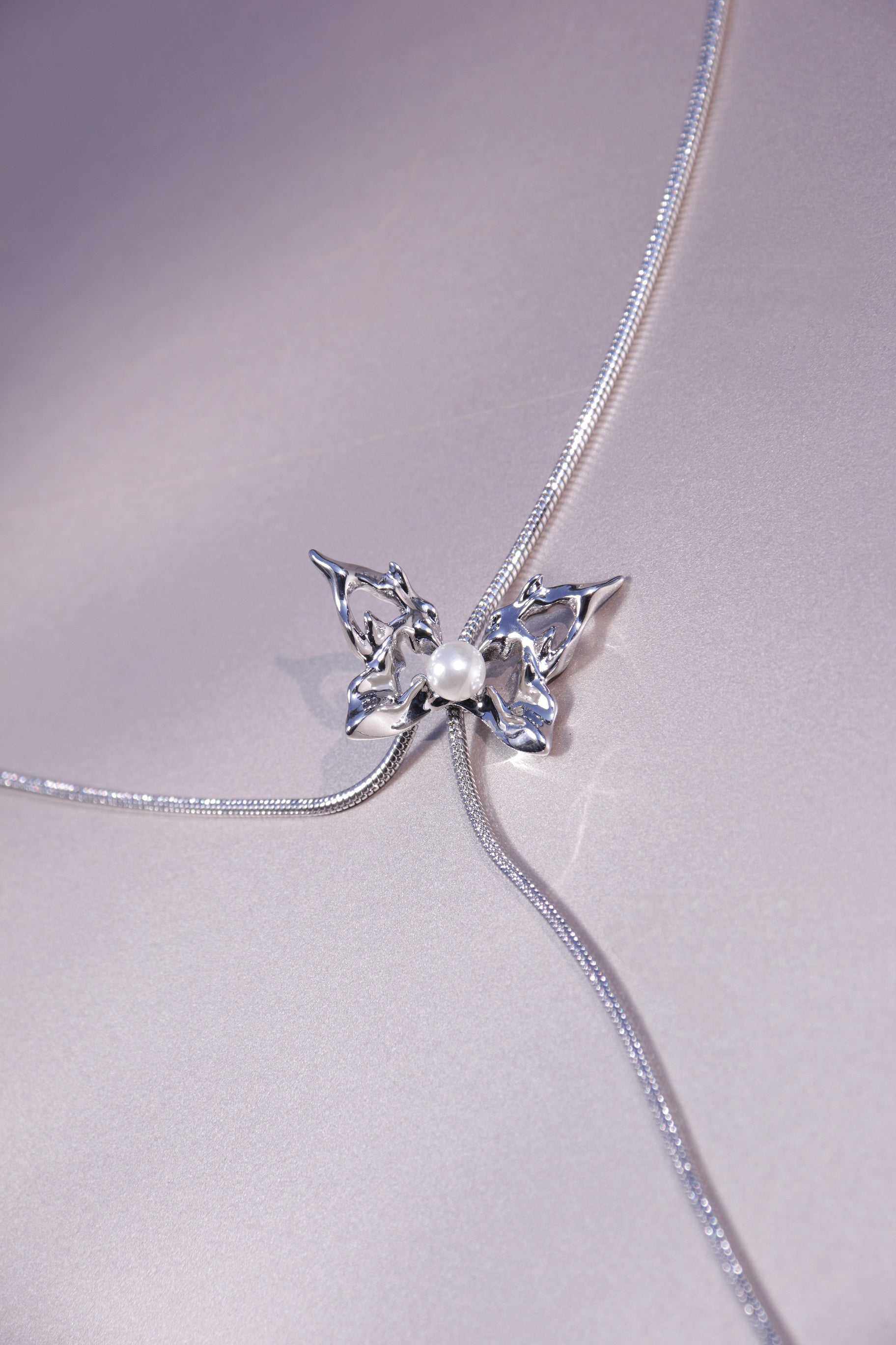 Fervooor Urban Mermaid silver metal butterfly pull through necklace