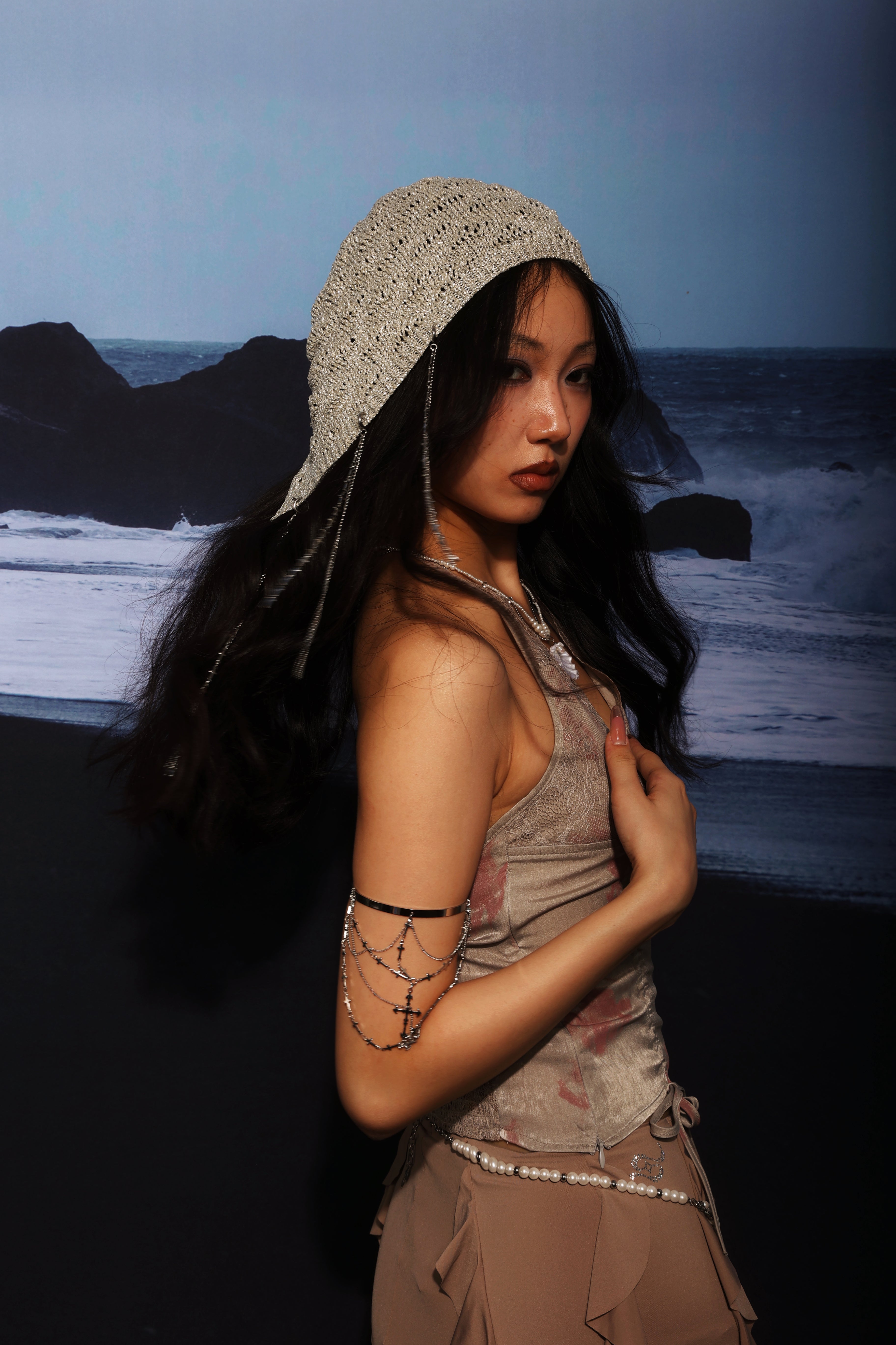 No Restock/ Fervooor Dune silver detachable chain knit beanie hat