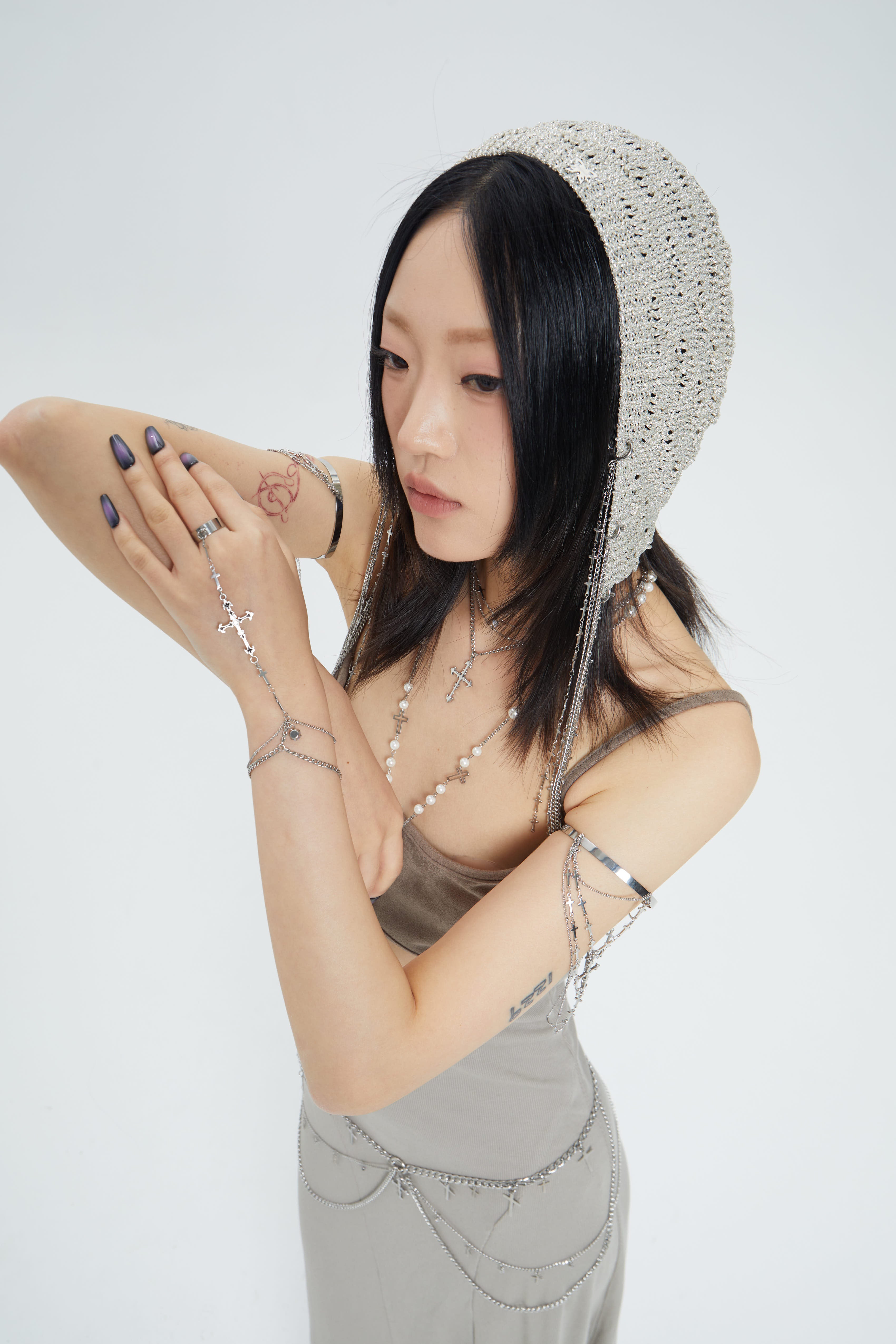 No Restock/ Fervooor Dune silver detachable chain knit beanie hat