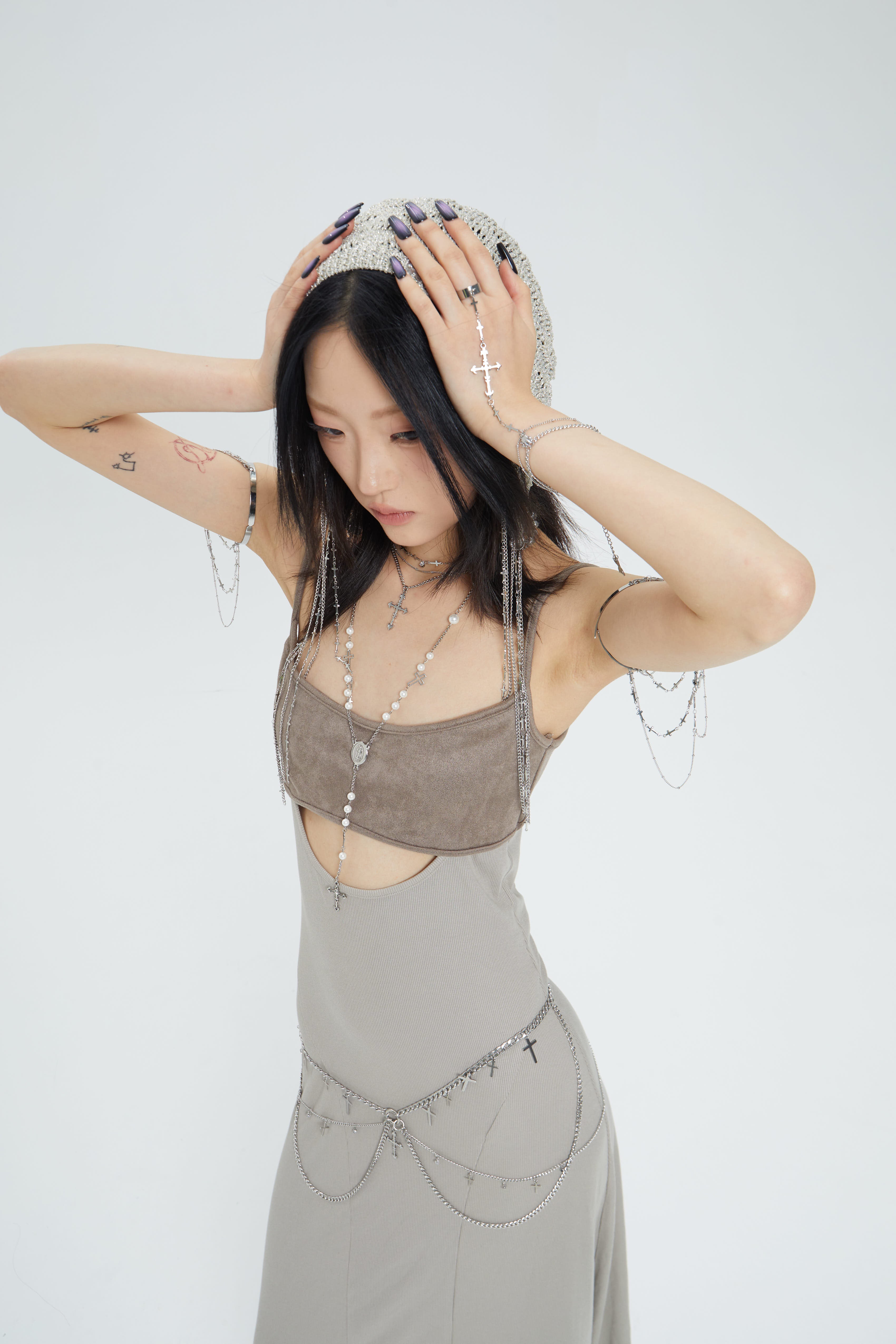 Fervooor Dune chrome heart lily crucifix long chain necklace