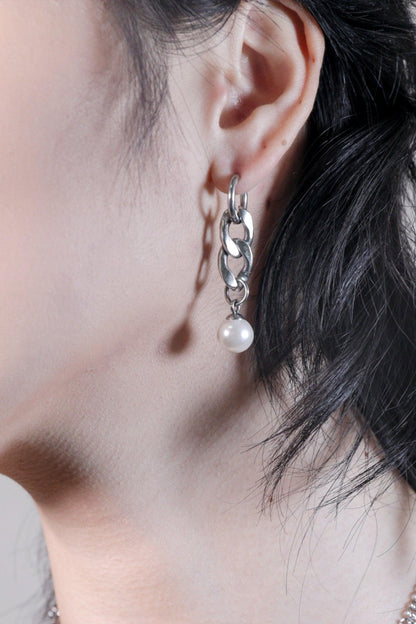 Fervooor Waterproof classic chain and pearl earrings