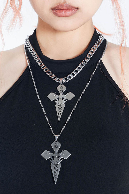 Fervooor The one crucifix necklace