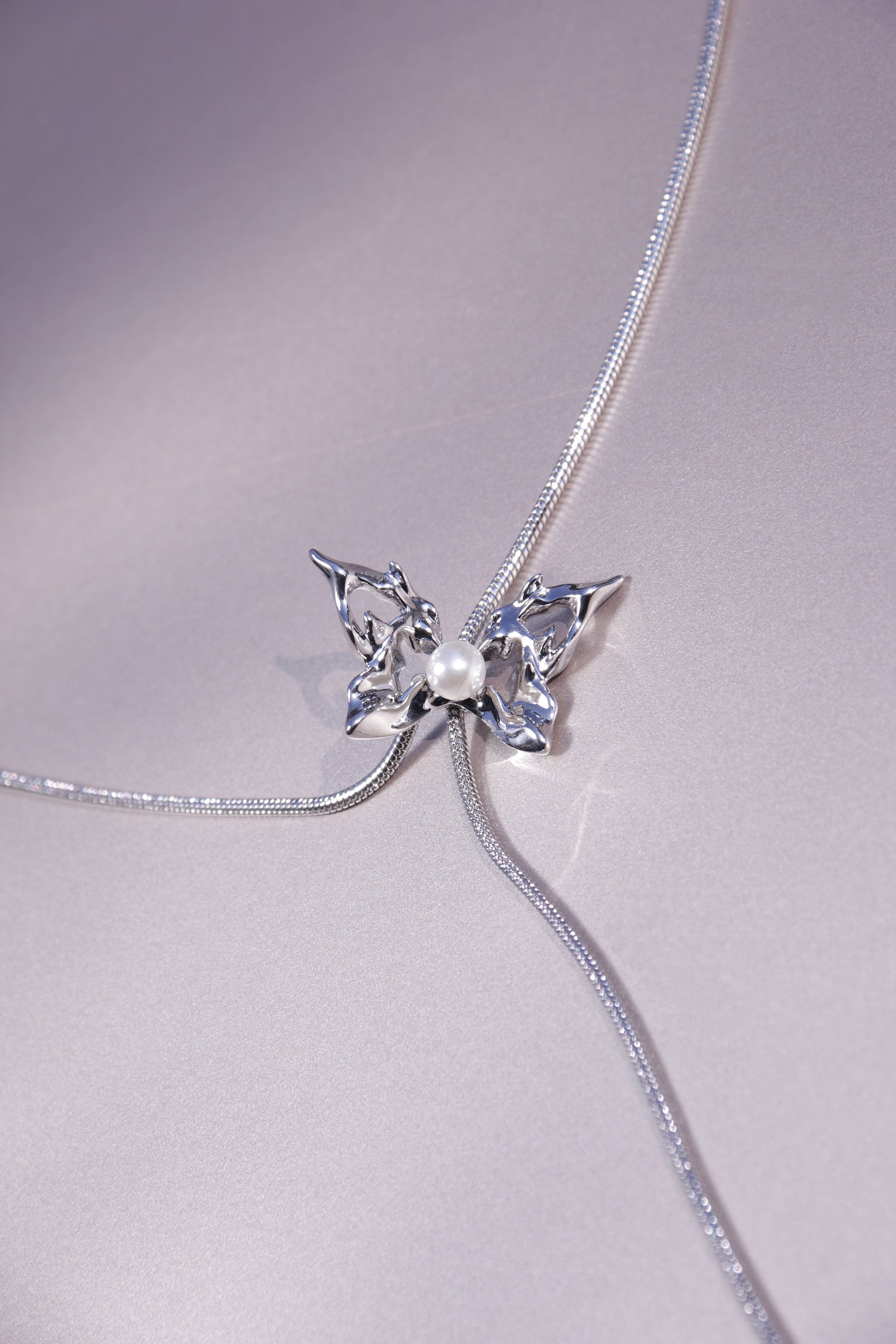 Fervooor Urban Mermaid silver metal butterfly pull through necklace