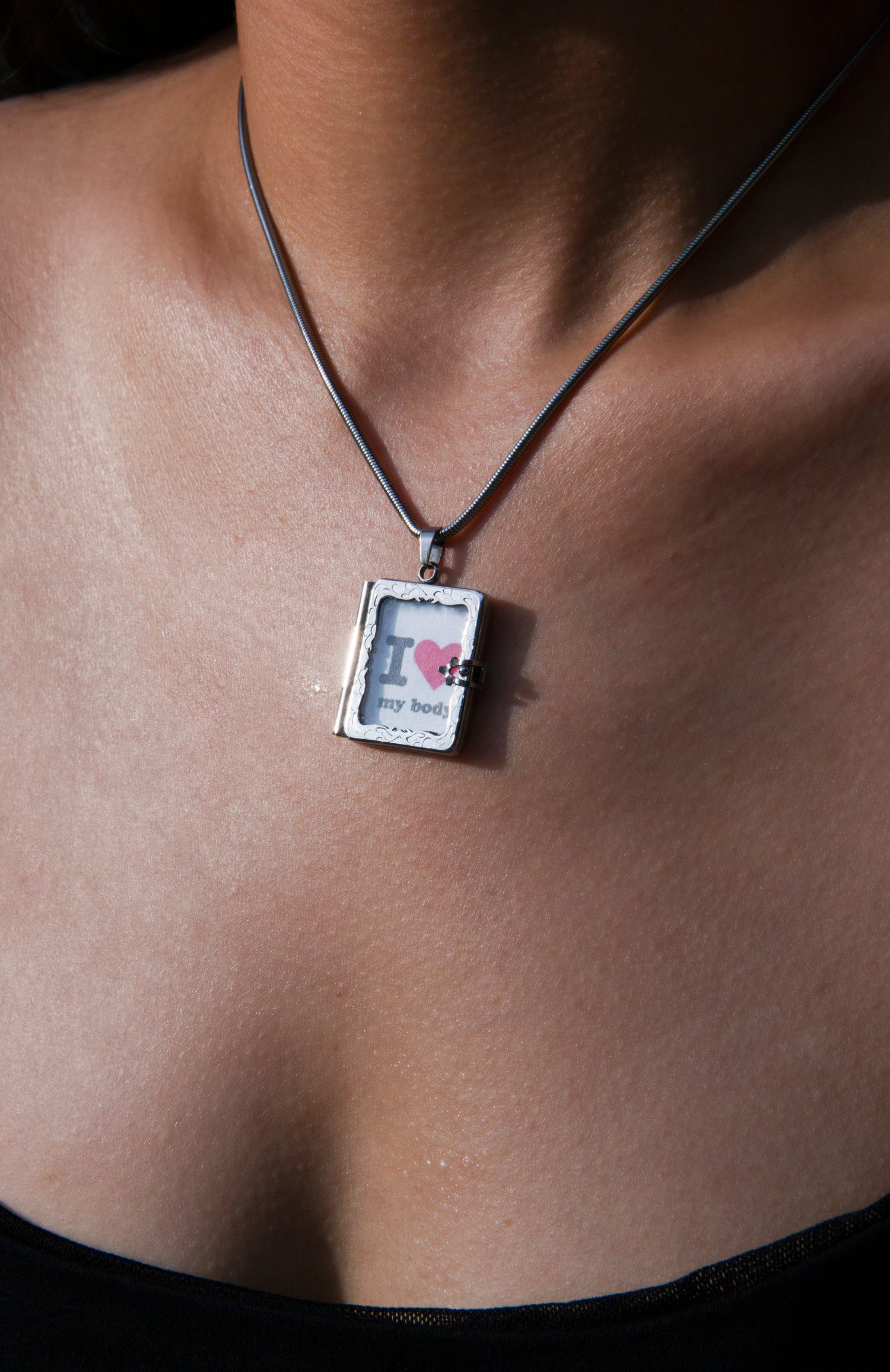 Fervooor Acid-Style Photo Box necklace
