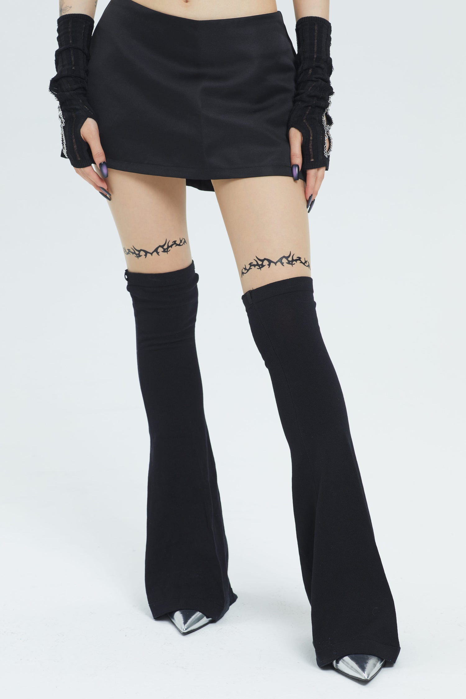No Restock/Fervooor black trumpet leg warmers