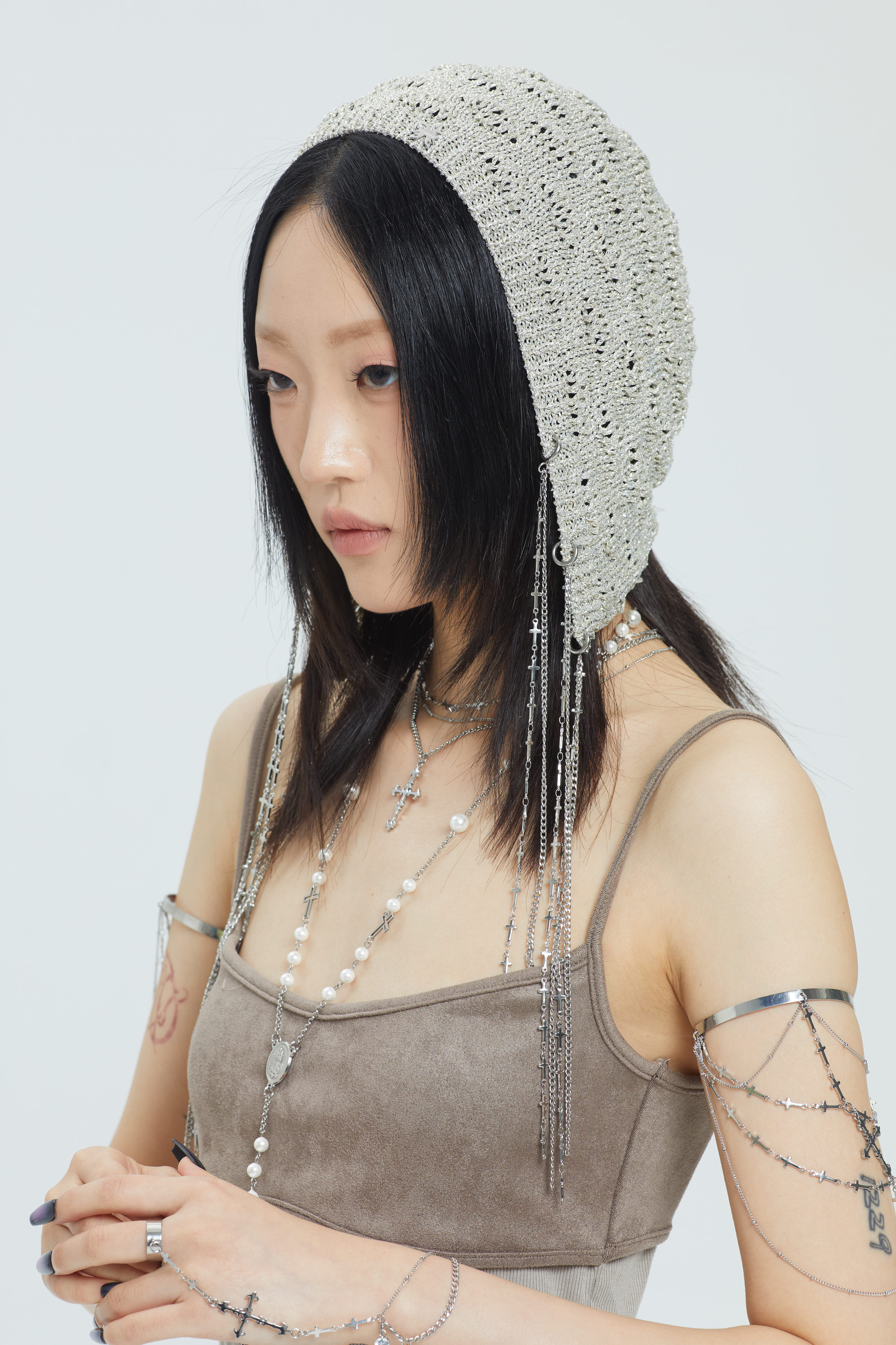 Fervooor Dune chrome heart lily crucifix long chain necklace