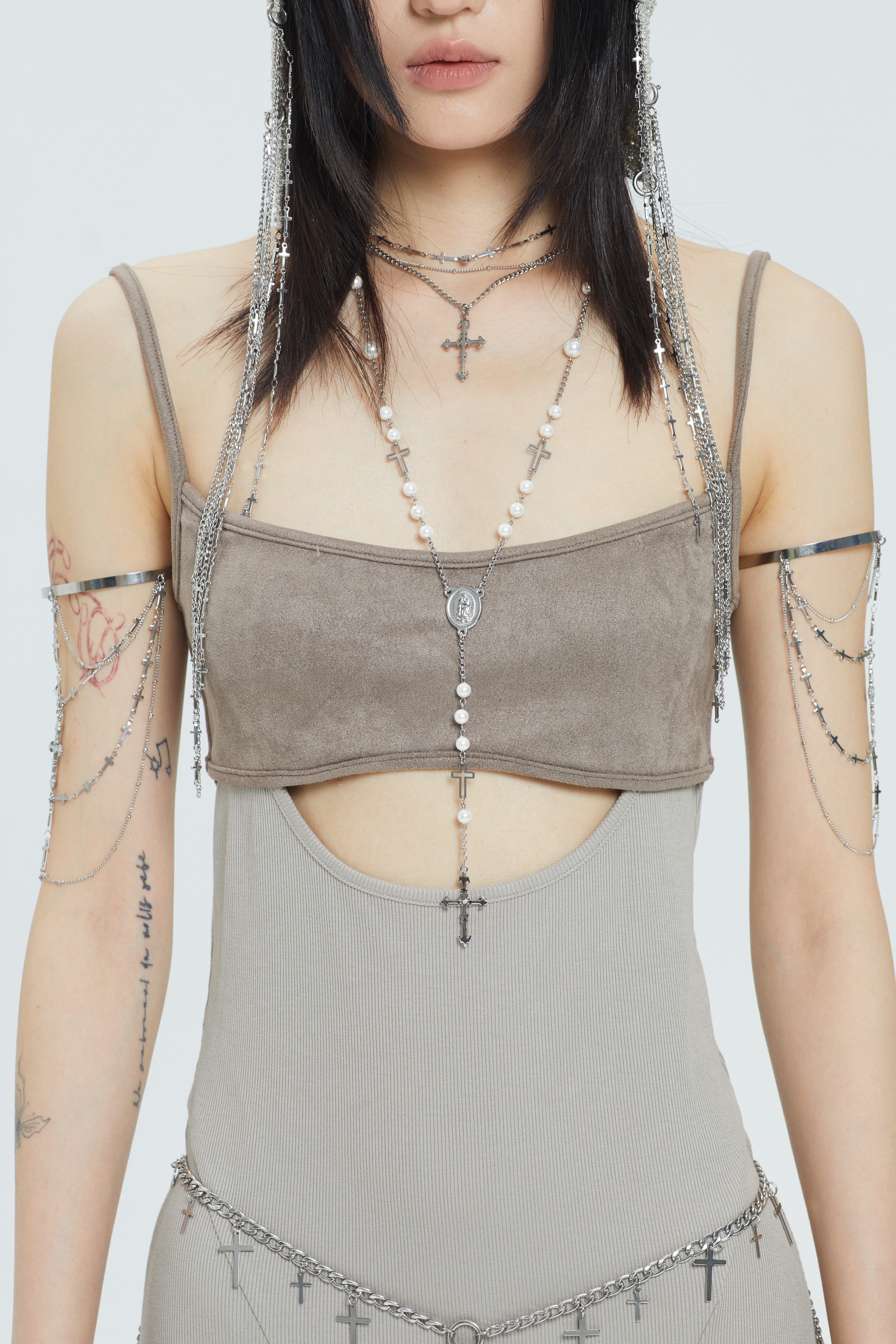 Fervooor Dune chrome heart lily crucifix long chain necklace