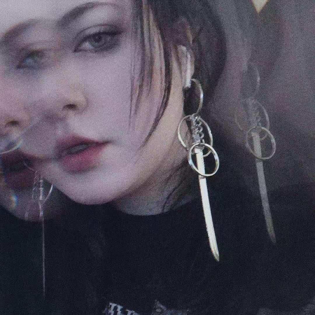 Fervooor Unique round and sword earrings hoop - Fervooor
