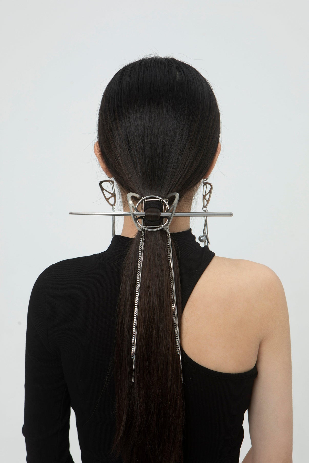 Mechanical butterfly hairpins